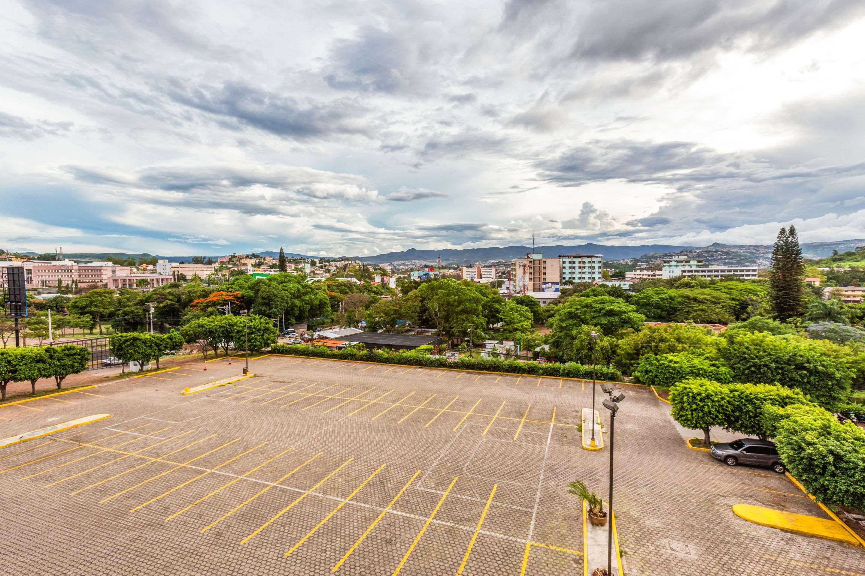 Clarion Hotel Real Tegucigalpa Bagian luar foto